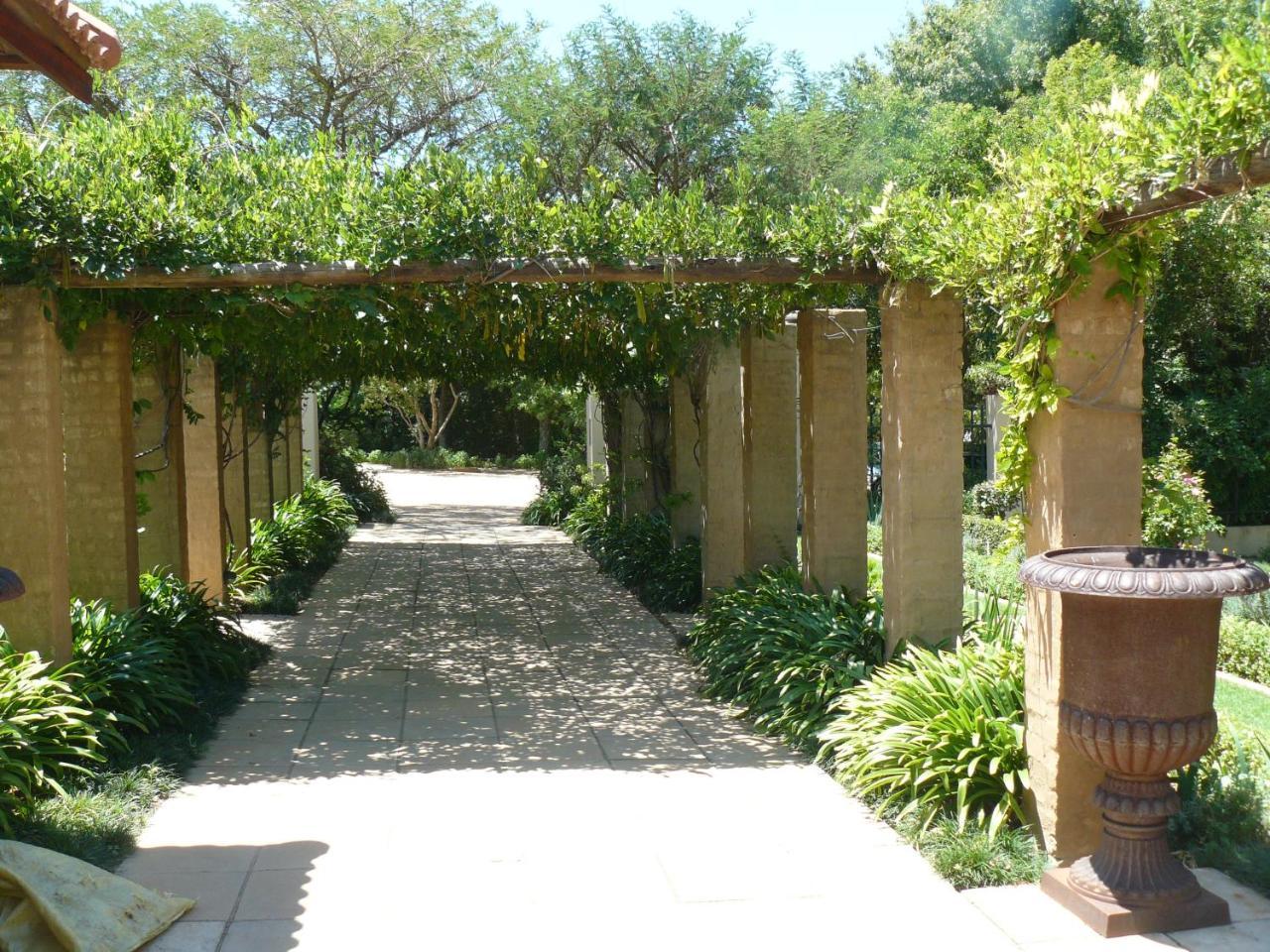 Moon&Sixpence Garden Guest House Muldersdrift Extérieur photo